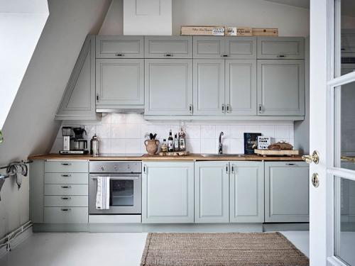 Мансардная квартира с великолепными арочными окнами (86 кв. м) 06