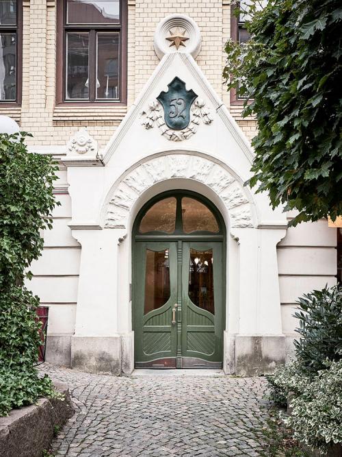 Мансардная квартира с великолепными арочными окнами (86 кв. м) 21