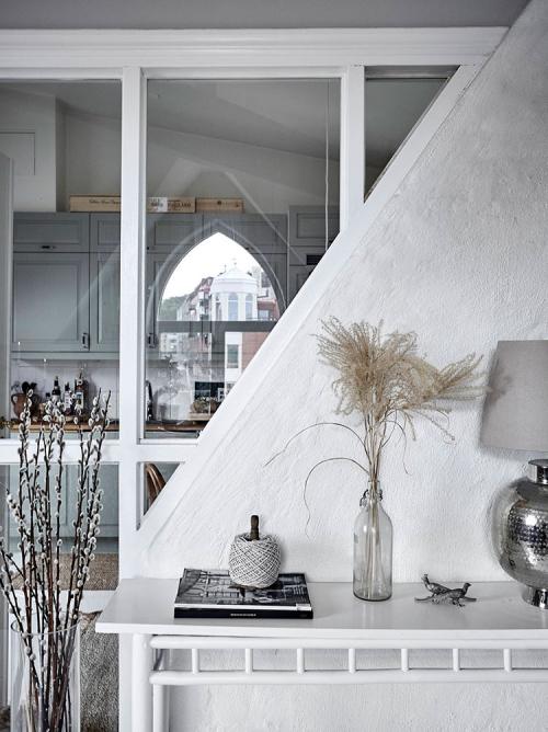 Мансардная квартира с великолепными арочными окнами (86 кв. м) 08