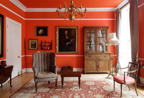 Черный пол белый плинтус. Белый плинтус в интерьере 13 Черный пол белый плинтус. Белый плинтус в интерьере 13