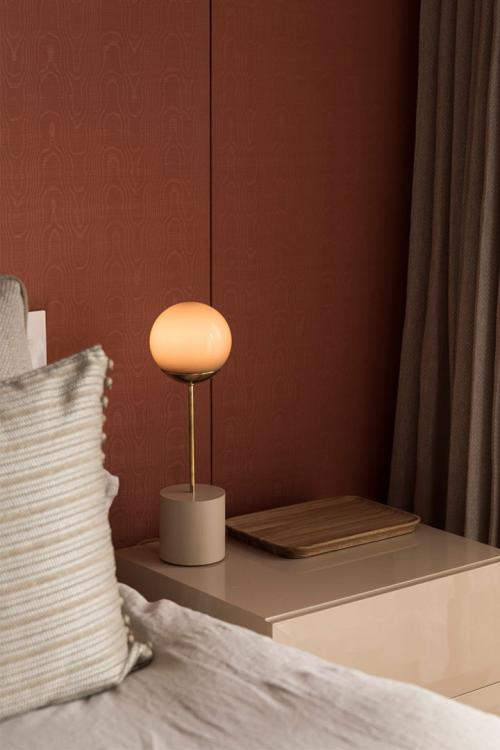 Бежевый и золото: спокойный интерьер квартиры 15