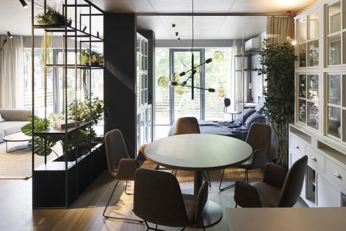 Современная квартира в спокойных тонах в Юрмале 02