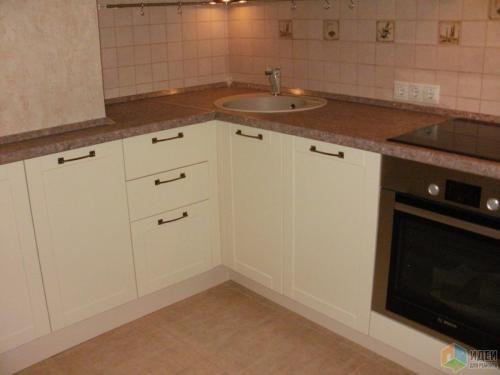 Кухня с коробом П-44. Кухня в доме серии П-44 в закладки