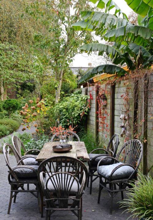 Черно-белый интерьер старинного таунхауса 13