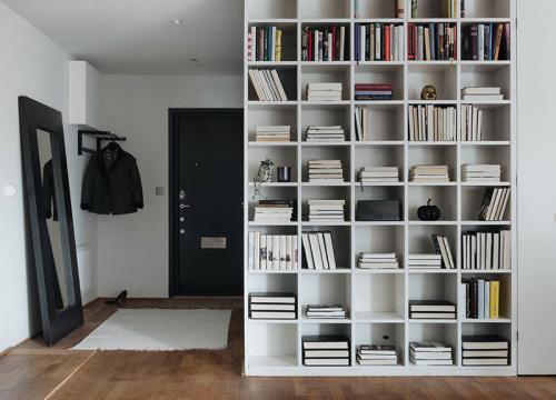 Просторная квартира с небольшой террасой на последнем этаже 23