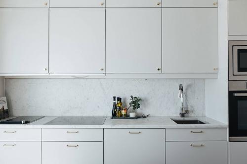 Просторная квартира с небольшой террасой на последнем этаже 11