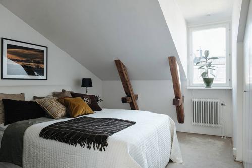 Просторная квартира с небольшой террасой на последнем этаже 16