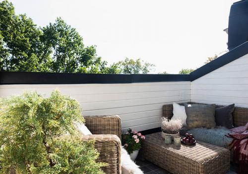 Просторная квартира с небольшой террасой на последнем этаже 14