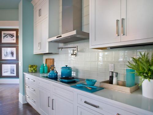 Что входит в встроенную кухню. Преимущества встроенной кухни и бытовой техники