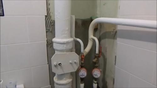 Съемный короб для труб. Короб из пластика