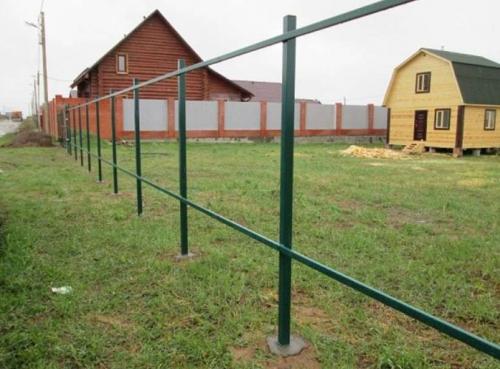 Забор из профнастила своими руками размеры. Монтаж забора с металлическими столбиками
