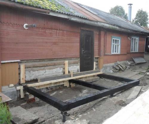 Пристройка к дому без фундамента. Как закрепить пристройку без фундамента к деревянному дому