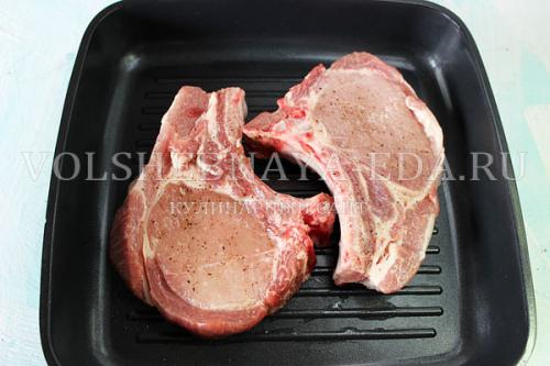 Как готовить стейк в духовке. Стейк свиной в духовке