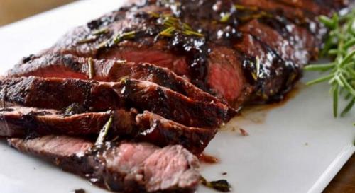 Как правильно жарить стейк из мраморной говядины. Как готовить Стейк минутка Мираторг на сковороде