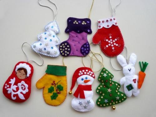 Игрушки на елку из ткани. Елочные игрушки из ткани своими руками 21 Игрушки на елку из ткани. Елочные игрушки из ткани своими руками 21