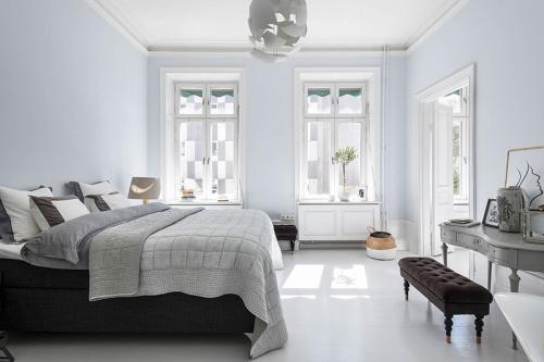 Смелая мебель и аксессуары в интерьере квартиры 12