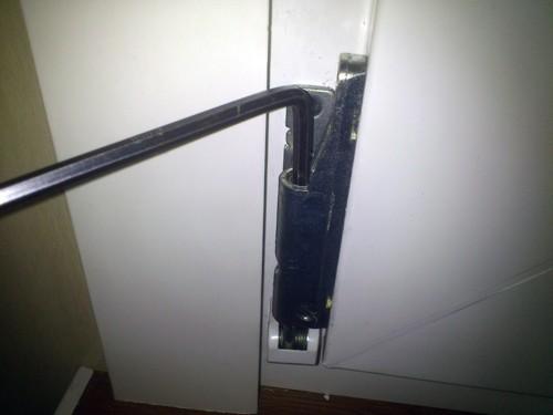 Балконная дверь пластиковая провисла. Дверь на балкон плохо закрывается — просела/провисла