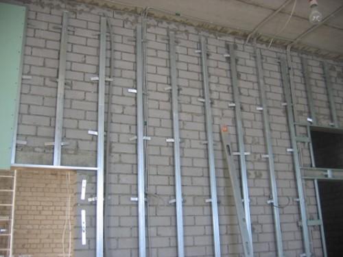 Порядок работы с гипсокартоном. Работа с профилями