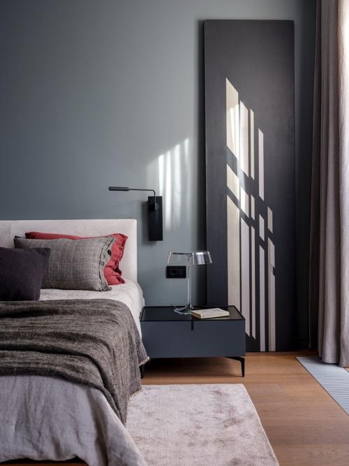 Минимализм в интересной гамме: современная квартира в Москве 06