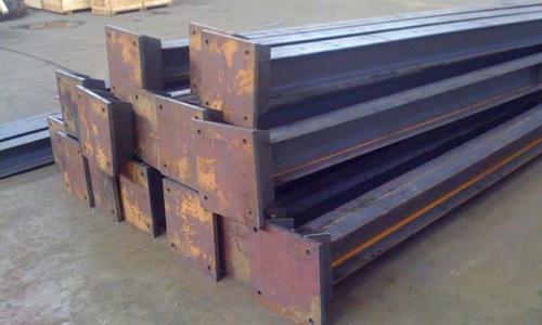 Как сделать ворота в частном доме. Как сделать распашные ворота своими руками