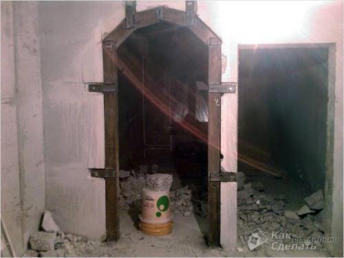 Дверной проем прорубить. Конструктивные особенности 12