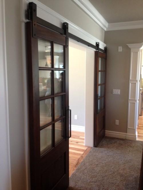 Раздвижные межкомнатные двери на рельсах и роликах. Все про раздвижные межкомнатные двери на рельсах и роликах