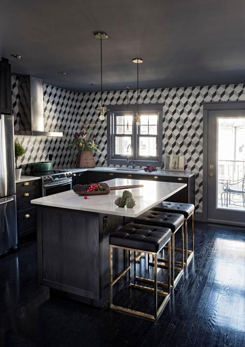 Современная бэт-пещера в Канаде 03