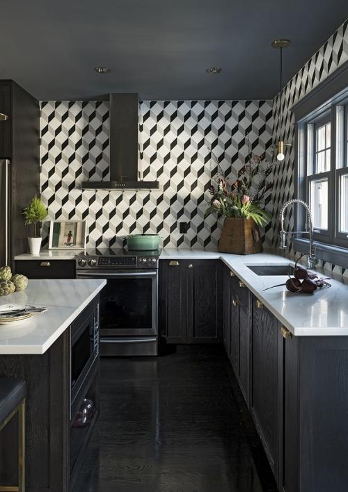 Современная бэт-пещера в Канаде 02