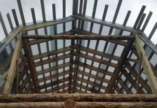 Укладка металлочерепицы на ломаной крыше. Крепление примыкающих элементов шаг за шагом 08 Укладка металлочерепицы на ломаной крыше. Крепление примыкающих элементов шаг за шагом 08