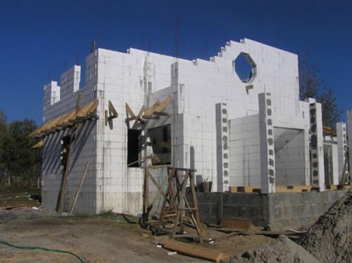 Дом из пенопласта и бетона. Пенопластовые блоки для строительства дома. Особенности дома из пенопласта и бетона. Пенопластовый дом: инструкция по строительству