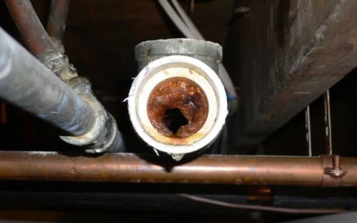 Как прочистить канализационные трубы в домашних условиях. Определяем тип и место засора в канализации