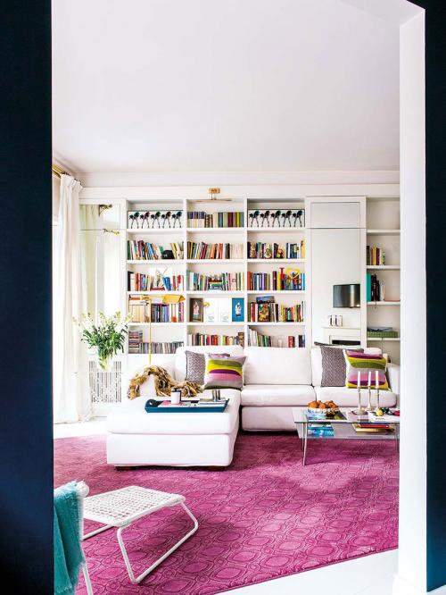 Ванна в спальне и сумочки как декор: квартира для девушки (70 кв. м) 01