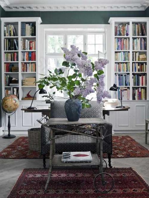 Великолепный дом с небольшим садом 08