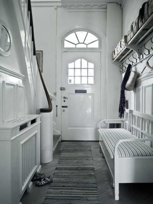 Великолепный дом с небольшим садом 03