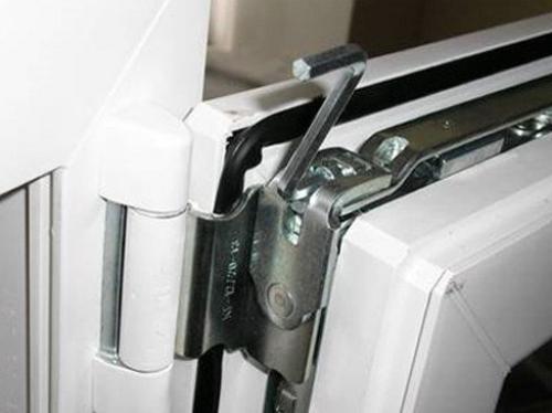 Регулировка поворотно-откидного механизма пластиковых окон. Общие особенности проведения регулировки окон ПВХ