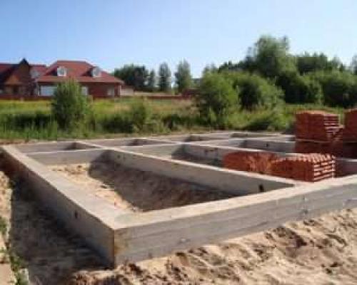 Фундамент для двухэтажного дома с подвалом. Какая должна быть глубина ленточного фундамента?