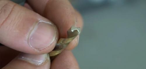 Это лучшее устройство для заточки сверл. Приспособление для заточки сверл своими руками: 2 варианта