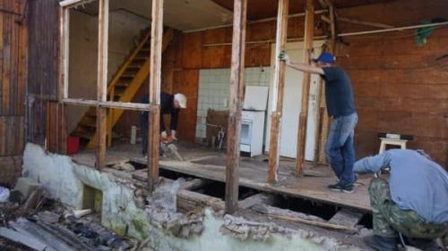 Перепланировка старого деревенского дома. Преображение старого дома в современную виллу