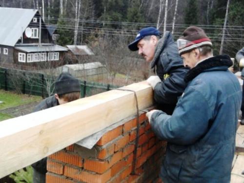 Крепление мауэрлата к армопоясу проволокой. Как крепить мауэрлат к кирпичной стене, мурлаты крепления крыши