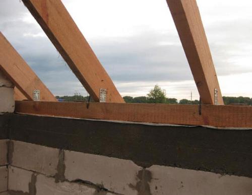 Крепление мауэрлата к газобетону без армопояса. Разновидности крепления мауэрлата к газобетону 07