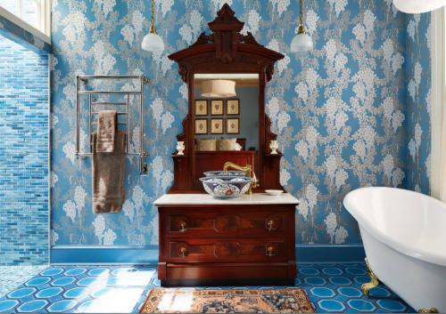 Какую ванну выбрать 2020. Смелые цветовые сочетания