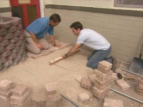 Подушка под ленточный фундамент. Песчаная подушка под ленточный фундамент