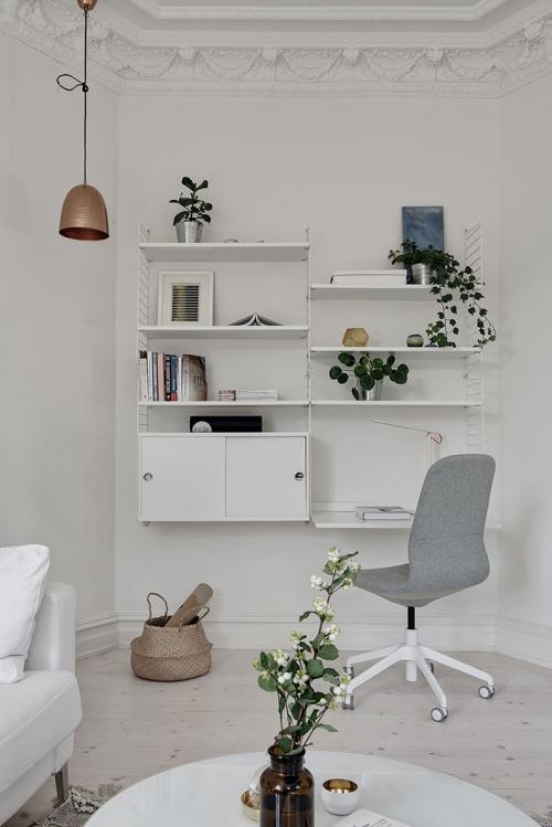 Потолки с лепниной и современная мебель 03