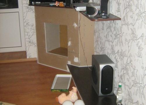 Угловой камин своими руками из картона. Строительство