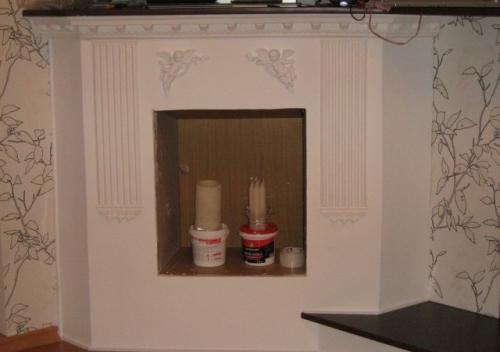 Угловой камин своими руками из картона. Строительство