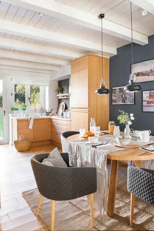 Уютный дом у подножья гор 05