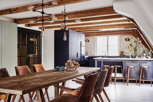 Уникальный лофт с деревянными балками в Амстердаме 03