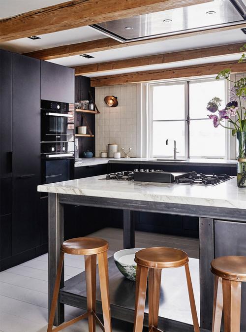 Уникальный лофт с деревянными балками в Амстердаме 01