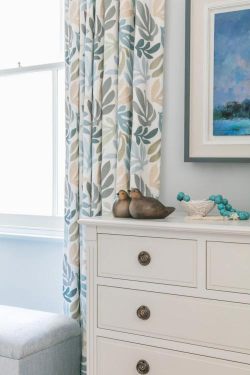 Уютный английский интерьер в пастельных тонах 09