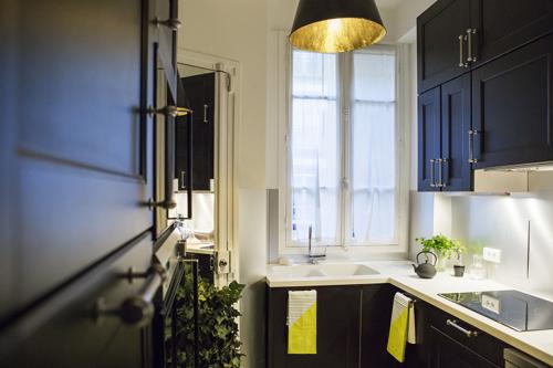 Великолепный и смелый Париж: апартаменты с красной гостиной 07